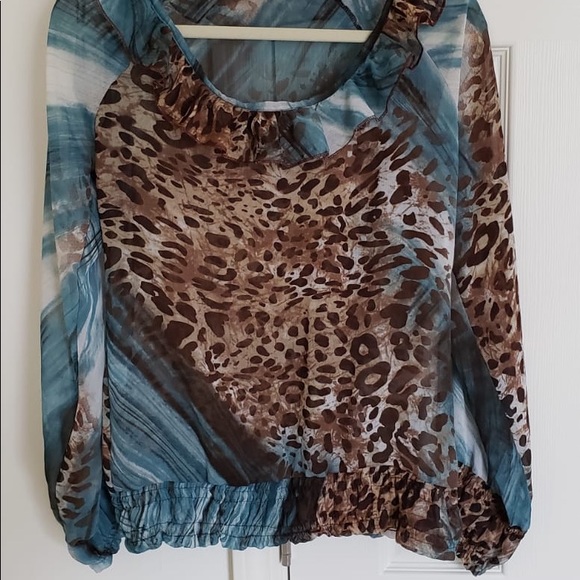 Beautiful animal print sheer top M - Picture 2 of 2